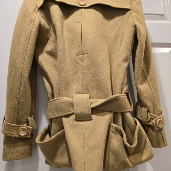 Tan coat - Picture 3 of 3